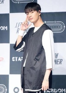 ​韩娱：UP10TION、朴山多拉、TWICE、kai、朴振英