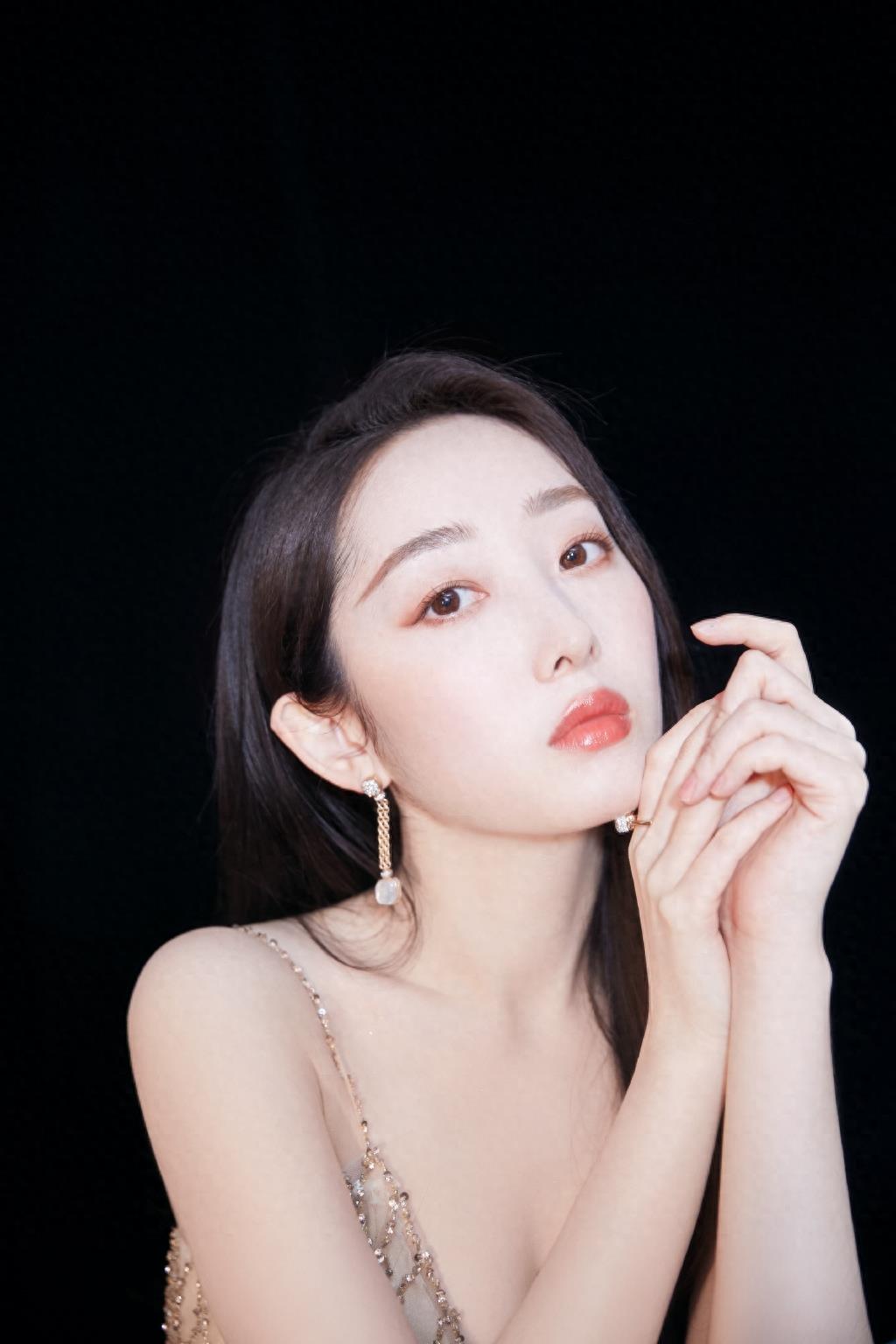 蒋梦婕-吹弹可破