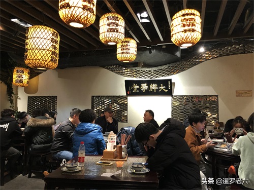 去南京怎能不品尝“南京大牌档”的美食？带媳妇吃一顿还不到百元