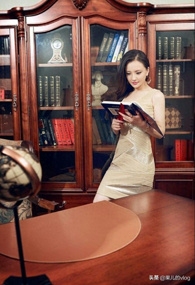 孙茜，出生于甘肃兰州，中国内地女演员。《甄嬛传》槿汐姑姑