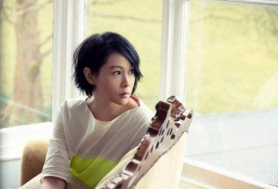​48岁刘若英婚姻这么坎坷：错过黄磊，嫁给亿万富豪后却分居9年