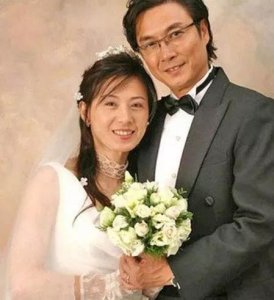 ​“跨越年龄界限的爱情：刘松仁与苏嘉燕的故事”