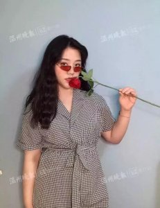 ​体重150斤！温州90后女孩靠胖月入5万！