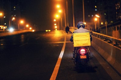​主动为骑手缴纳社保，让新就业迸发新活力丨九派时评