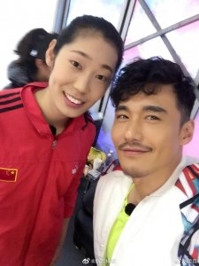 ​中国内地男演员、模特、歌手@胡兵 第一时间在微博端表示祝贺