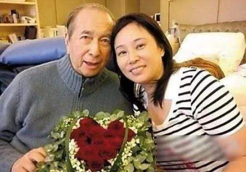 从护工摇身一变成阔太，赌王三太看似不争不抢，该得的一分都没少