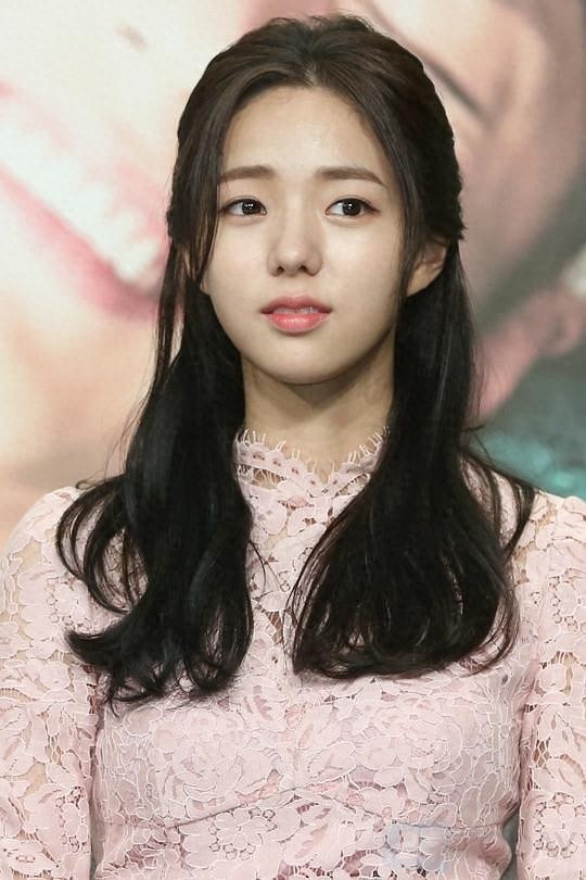 组图：韩国女演员蔡秀彬