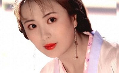 ​演员杨童舒：丈夫是圈外人，34岁冒险生下一子，低调做了23年公益