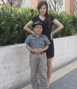 ​又矮又丑的陈三木，究竟有何魅力娶了4任老婆，一个比一个漂亮？