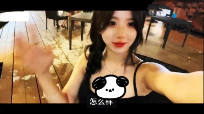 ​呆妹儿深夜在泰国海边直播，自称有点害怕有点累，网友：害怕还去