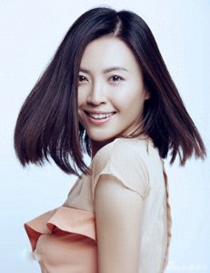 ​“白领专业户”于小磊，身材高挑，容貌秀丽，有东方女性的韵味