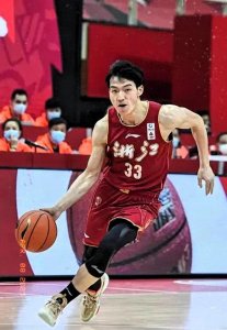 CBA大冷门!浙江猛胜青岛23分,新疆绝地翻盘成季后赛八强!