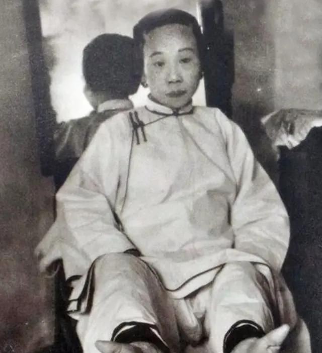 古代女生名字，古代的男人为什么取女人的名字？比如李莲英、曹雪芹、花容等？图12