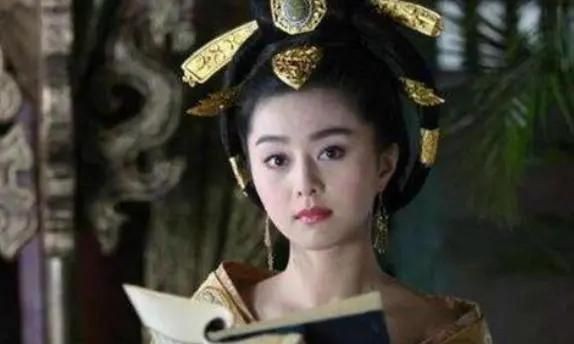 古代女生名字，古代的男人为什么取女人的名字？比如李莲英、曹雪芹、花容等？图15