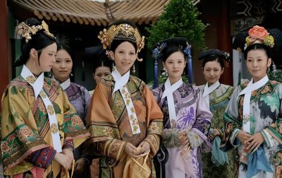 清朝的妃嫔很丑?一组老照片告诉你,她们的容貌不输女明星