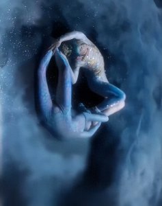 ​杨丽萍春晚蛇舞曝光！画面逼真极其诡异，网友直呼：太惊悚