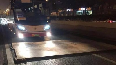 ​天府广场隧道地陷 连夜抢修交通恢复正常！