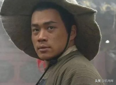 ​51岁演员丁海峰，拍武松时打真老虎，如今一身肌肉让人佩服