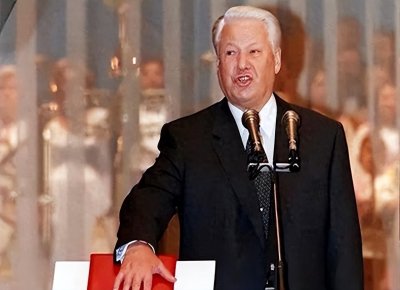 ​大权在握的叶利钦为何非要让苏联解体，当一个大国的总统不好吗？