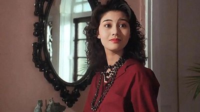 ​港姐李嘉欣晒健身照，穿运动内衣秀精美锁骨，曾是公认第一大美女