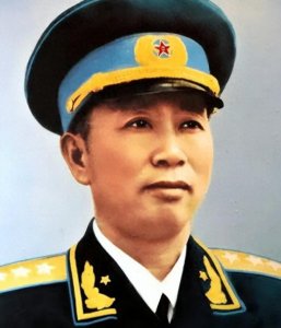 ​开国上将刘亚楼衣锦还乡，村民问了一句话，此后他再也没回去过