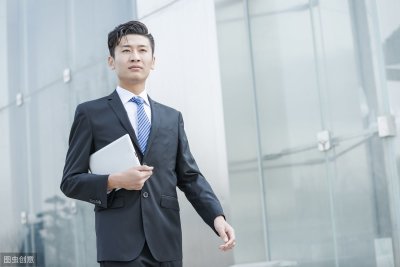 ​心理学家：决定一个男人是否有气场，不是长相，而是这三个特征