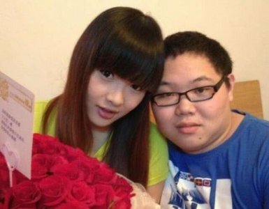 ​PDD和沈灵敏在一起8年，PDD完全没变，她越来越漂亮了