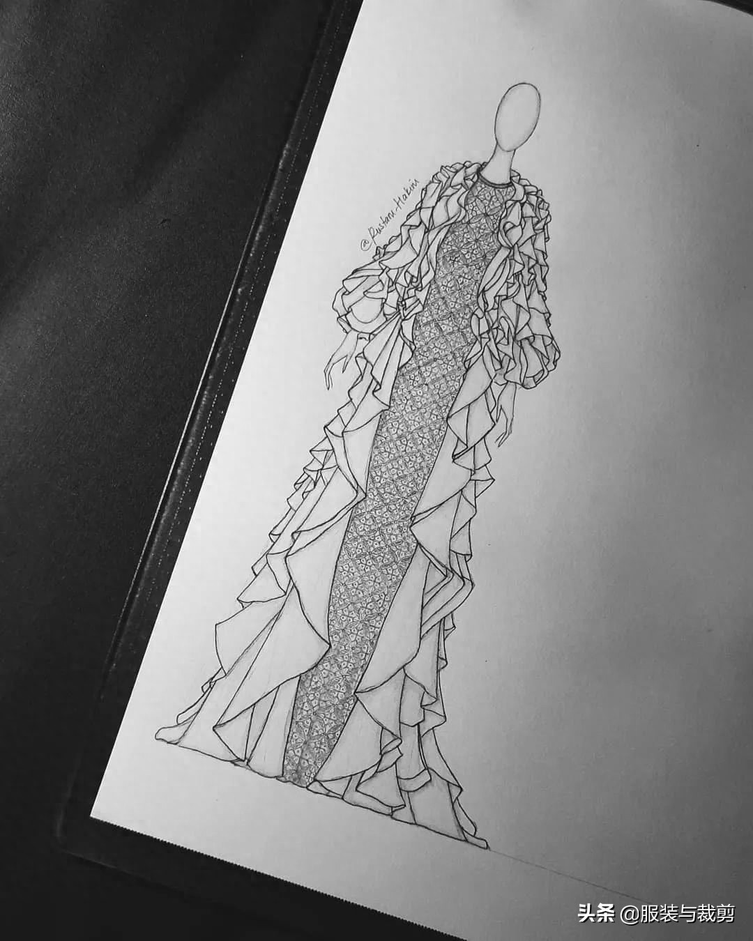 12款时尚晚礼服服装设计线稿手绘图