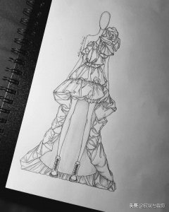 ​12款时尚晚礼服服装设计线稿手绘图