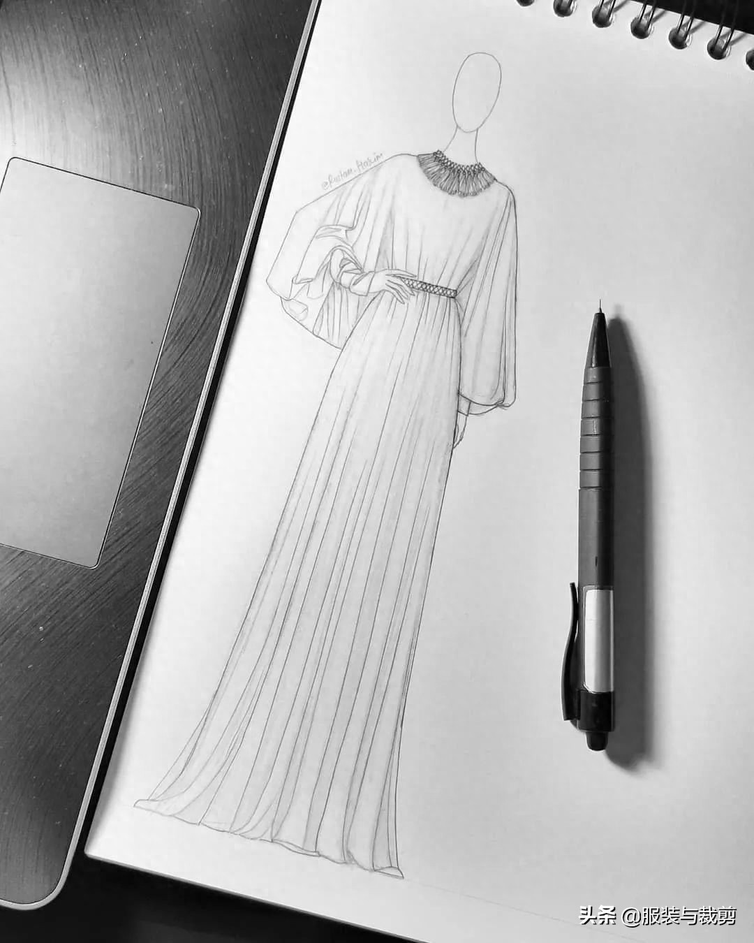 12款时尚晚礼服服装设计线稿手绘图