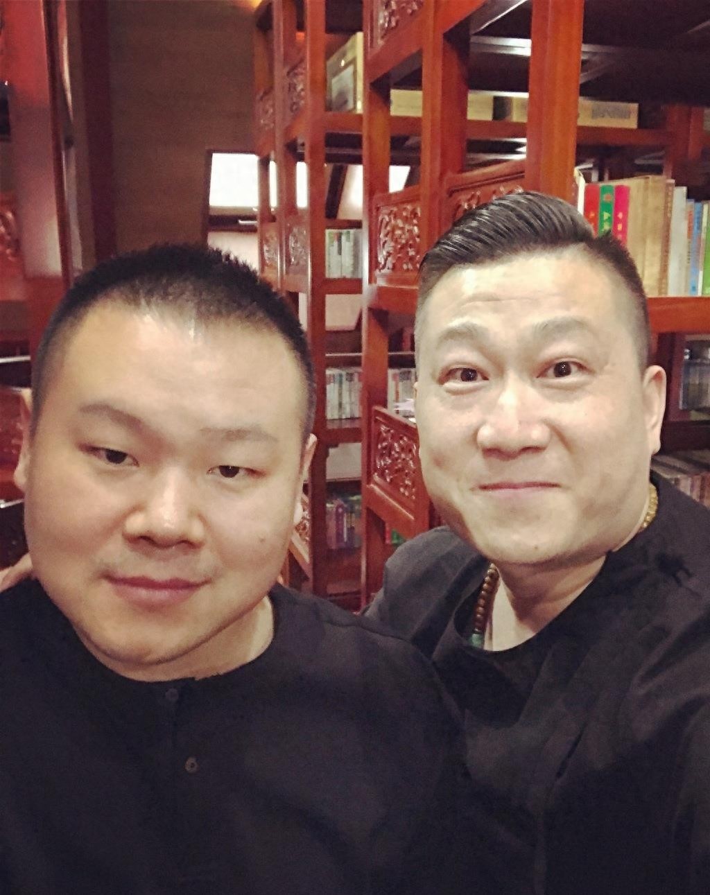 郭德纲爱徒张鹤伦，曾遭德云社淘汰，如今人气不输岳云鹏