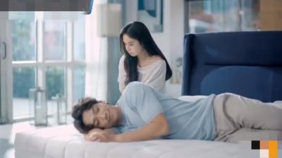 ​天王rain与金泰熙合体，夫妻状态对比惨烈，床上大片难掩甜蜜