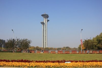 ​多角度打量北京奥林匹克公园瞭望塔 感受塔下的斑斓秋色