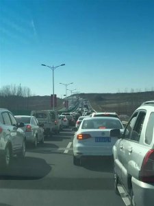 ​走进藏马山庙会 到处都是人