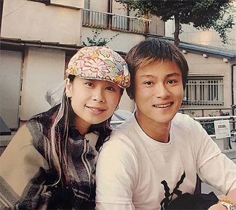 ​香港知名男星庆结婚17周年，太太是著名形象指导娘家身家过亿