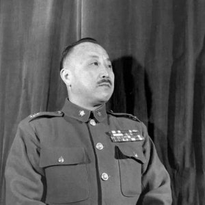 ​抗日名将卫立煌，屡受对手认可，1955年回到大陆后官至副国级