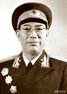 ​解放军装甲兵首任司令员——许光达