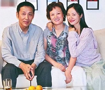 ​惊艳绝伦：她原来是陈道明的女儿，年过三旬仍散发迷人魅力