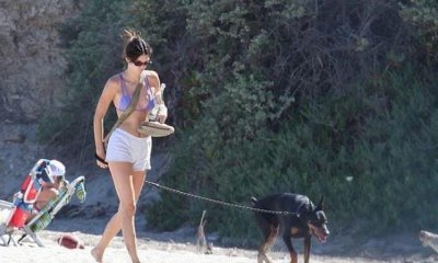 ​詹娜现身利布海滩度假！身着泳衣尽显身材，修长美腿很是吸睛