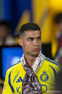 ​C罗再次0进球0助攻！再次伤害守门员！再次踢球泄愤！