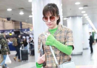 ​吴昕机场造型被嘲 潘粤明马天宇留言打气称：特别行