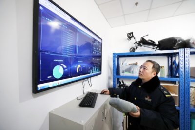 ​京张高铁开通5周年：高铁检修用上机器医生，北斗定位助力安防