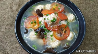 ​天气凉了要喝汤，小猫教你萝卜丸子汤，滑嫩清爽，比外面卖的好吃