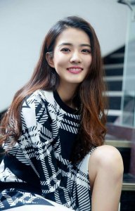 ​看惯了徐璐的长发，当她剪了短发，网友：被惊艳到了