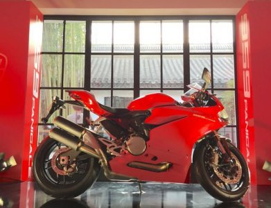 ​直击：杜卡迪超帅跑车959 PANIGALE上市，售价公布