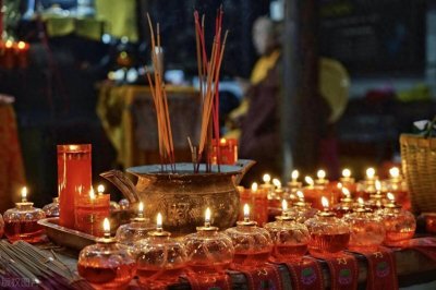 ​林正英葬礼当天有多诡异！传言怪事频发，被黑蝶绕棺，百鬼绕行！