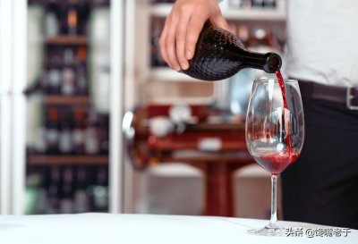 ​葡萄酒的保质期一般是多少年（一般干红葡萄酒保质期）