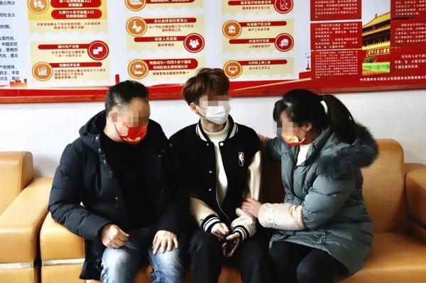 寻子24年与儿子在武汉认亲（泪目寻子18年一家人在福州团圆了）(1)