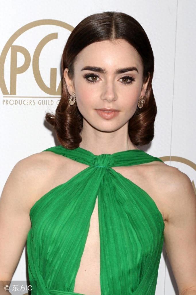 莉莉·柯林斯（Lily Collins）