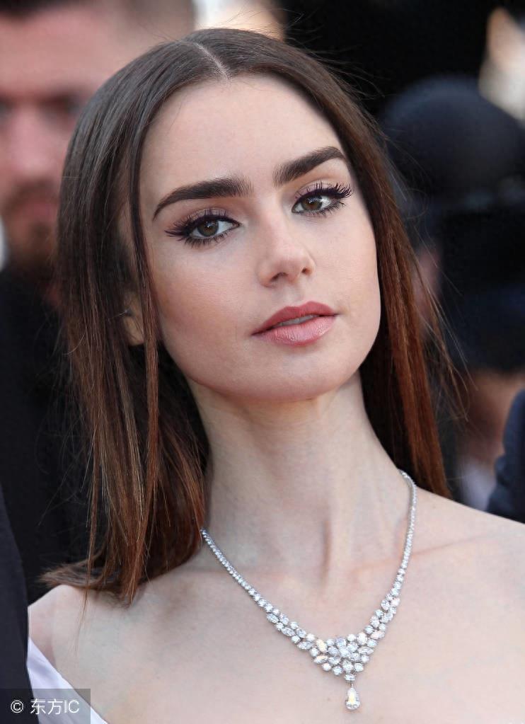 莉莉·柯林斯（Lily Collins）